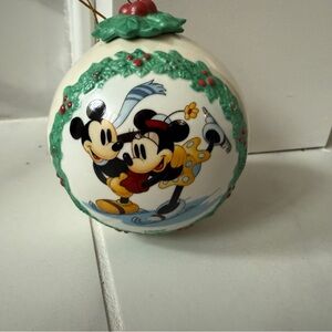 ON ICE Tree Ornament 3.5" tall by Walt Disney Classic Collection 1999 NEW IN BOX
